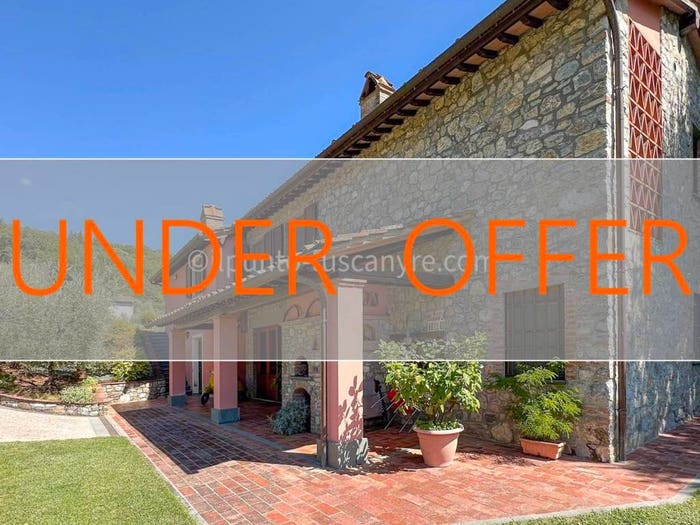 Casa con 6 locali in vendita in Piazza Domenico Martini, Borgo a Mozzano