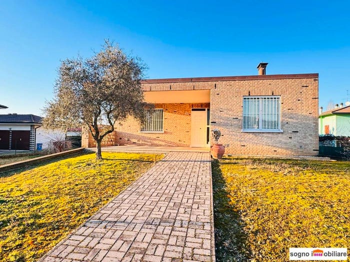 Casa con 6 locali in vendita in Via Roma, Centro, Cerea