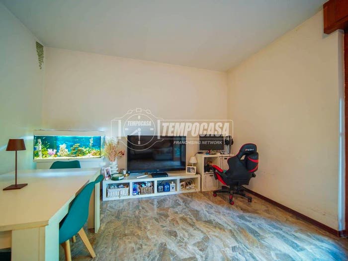 Appartamento trilocale in vendita in Via Isonzo, Buguggiate