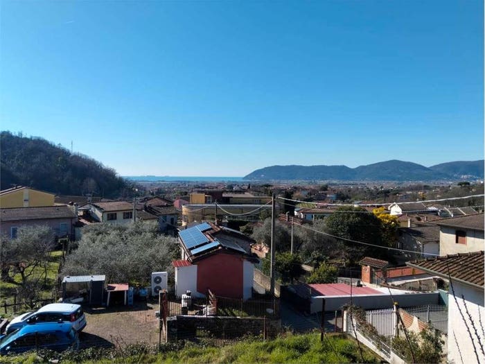 Casa con 6 locali in vendita in via castagno, Casano Dogana Isola, Luni