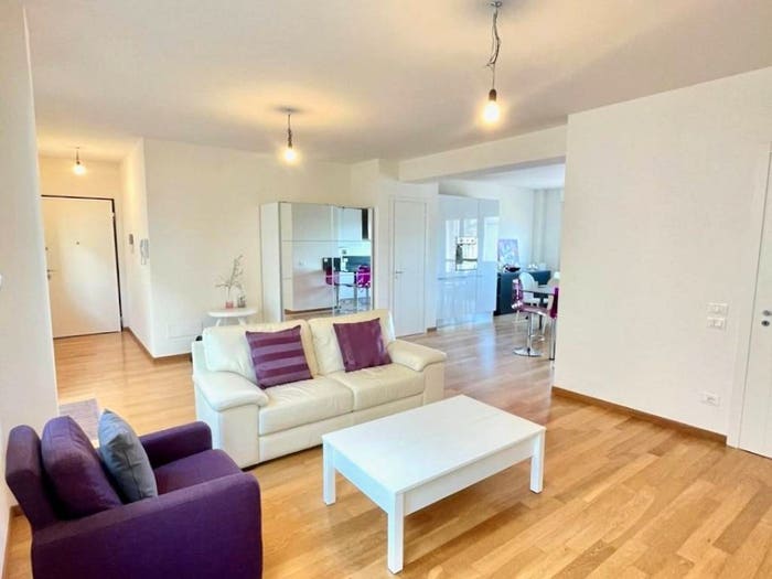 Appartamento con 5 locali in vendita in Via Garofani, Sant'Antonio, Pisa
