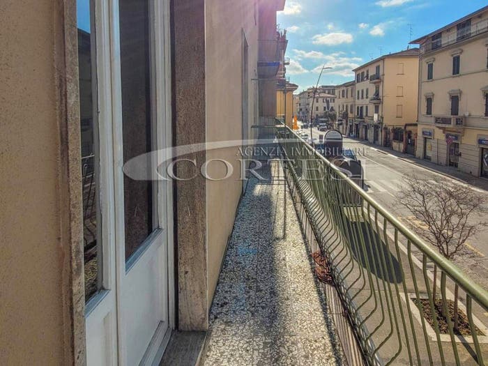 Appartamento con 6 locali in vendita in VIA VITTORIO VENETO, Saione, Arezzo