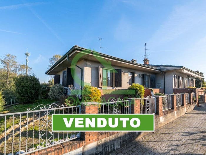 Casa trilocale in vendita in Via Sanadolo, Centro, Castiglione d'Adda