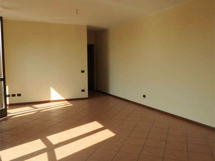 Appartamento trilocale in vendita in Via Giuseppe Mazzini, Centro, Olgiate Comasco