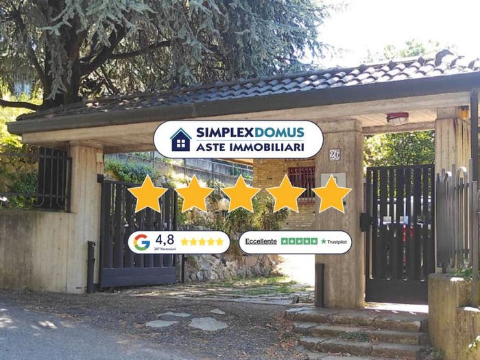 Casa con 6 locali in vendita in Via Stoppani, Centro, Inverigo