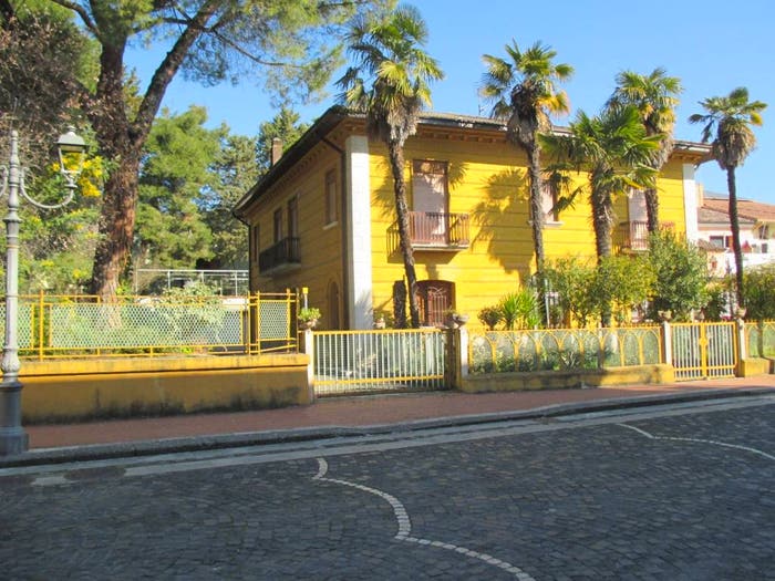Casa con 6 locali in vendita in Viale Cappuccini, Pietrelcina