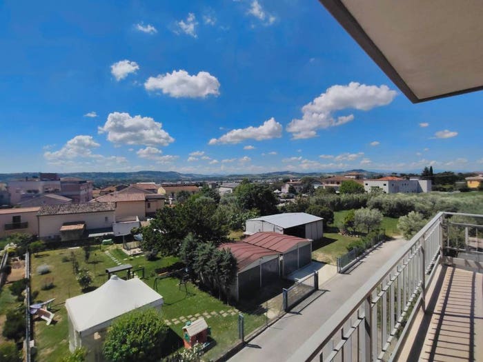 Appartamento con 5 locali in vendita in Via del Molino, Santa Maria Apparente Zona Industriale, Civitanova Marche