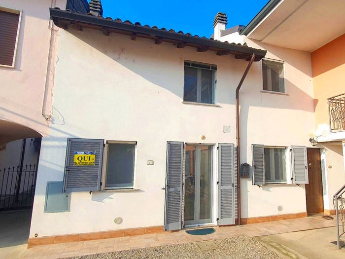 Casa trilocale in vendita in Centro, Chignolo Po