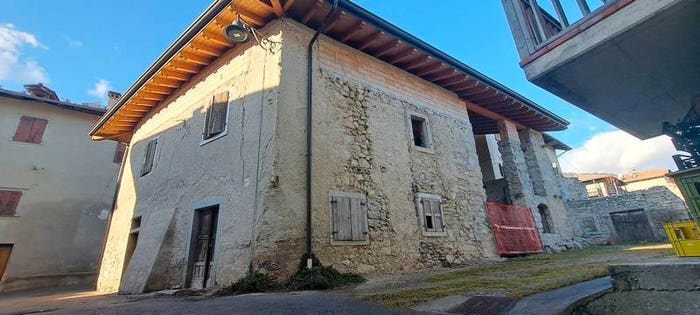 Casa con 6 locali in vendita in Cavrasto, Bleggio Superiore