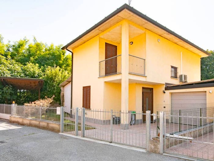 Casa quadrilocale in vendita in Via Malcantone, Boschetto, Cremona