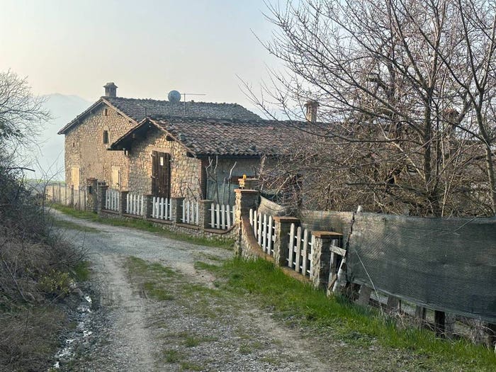Casa con 6 locali in vendita in Via Canovella, Marzabotto