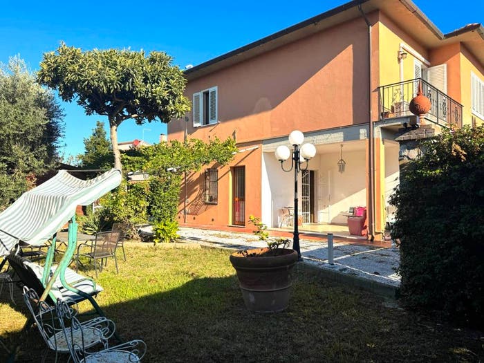 Casa con 6 locali in vendita in Navacchio Nord Zambra, Cascina
