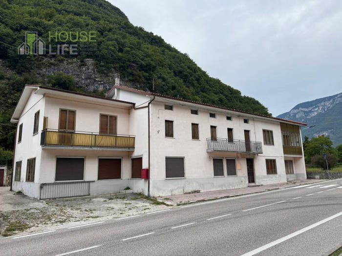 Casa con 5 locali in vendita in Via Soglio, Valdastico