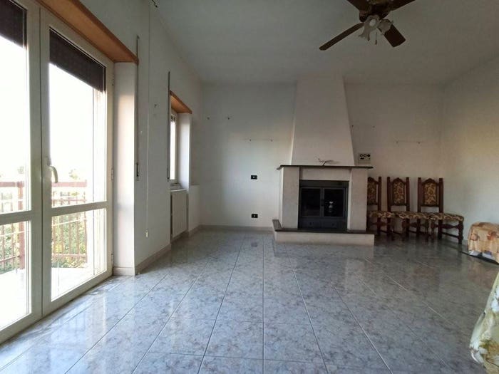 Appartamento con 5 locali in vendita in Via Onofrio della Castagna, Isernia