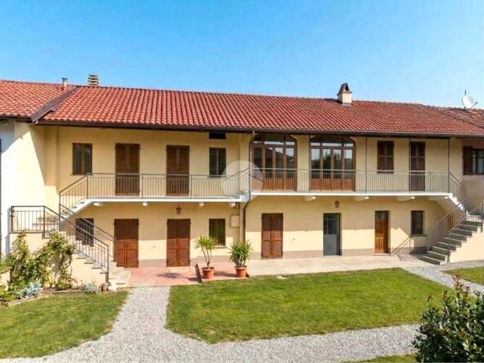 Casa con 6 locali in vendita in Via Rivoli, Centro, Buttigliera Alta