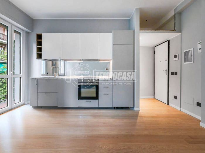 Appartamento trilocale in vendita in Via VALASSINA V, Dergano, Milano