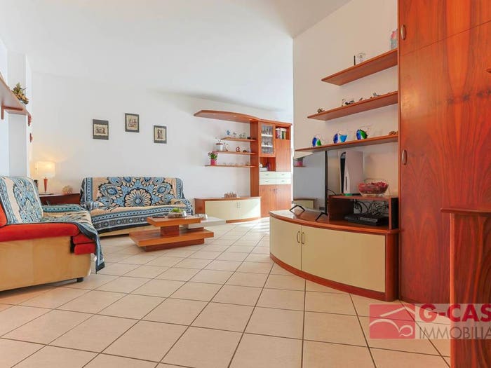 Appartamento trilocale in vendita in Via Alcide De Gasperi, Centro, Bollate