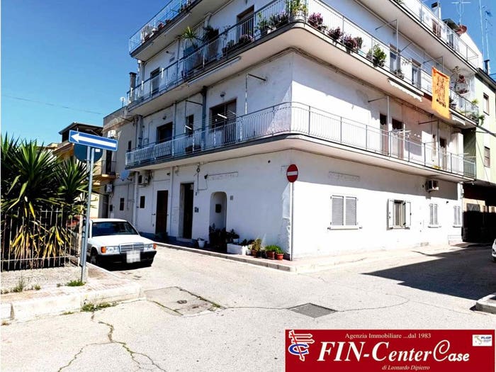 Appartamento con 6 locali in vendita in Via Vincenzo Bellini, Centro, Bernalda