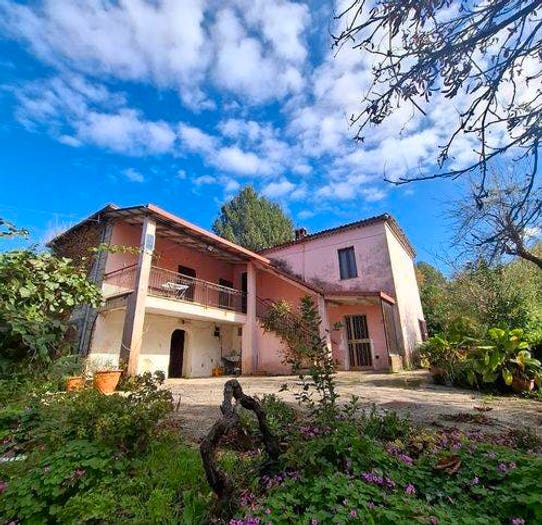 Casa con 6 locali in vendita in Tofe, Ferentino