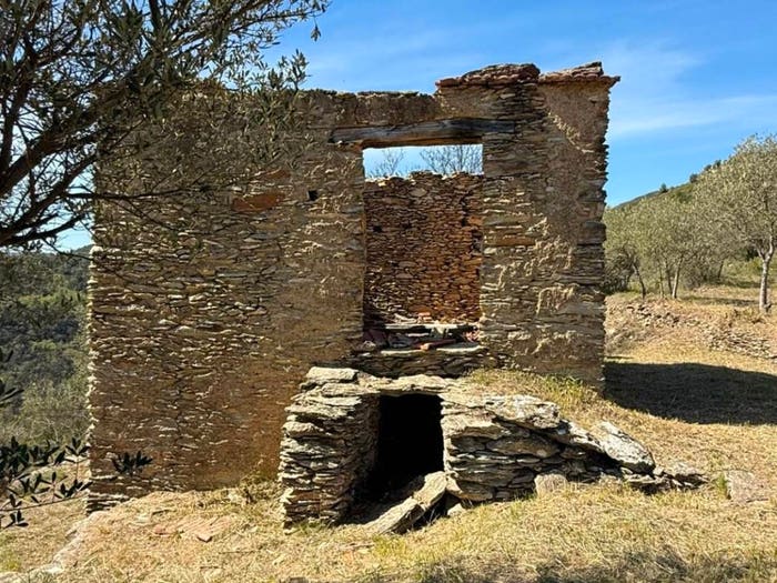 Casa con 6 locali in vendita in Frazione Leuso, Vendone