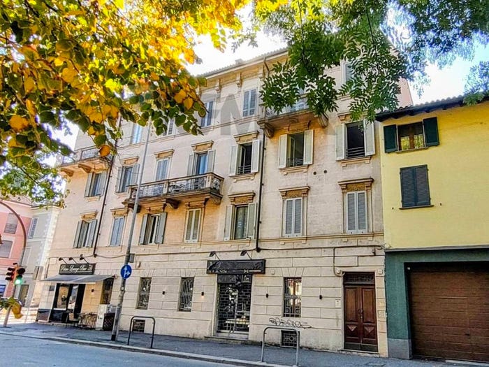Appartamento bilocale in vendita in viale Matteotti, Centro Storico, Pavia
