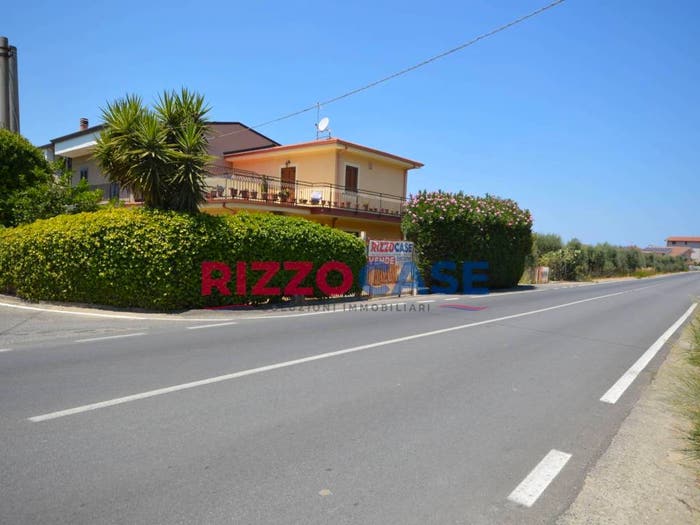 Casa con 5 locali in vendita in Viale Europa Unita angolo Via Malta, Mirto, Crosia