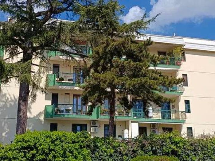 Appartamento con 5 locali in vendita in Via Francesco Petrarca, Tredici, Caserta