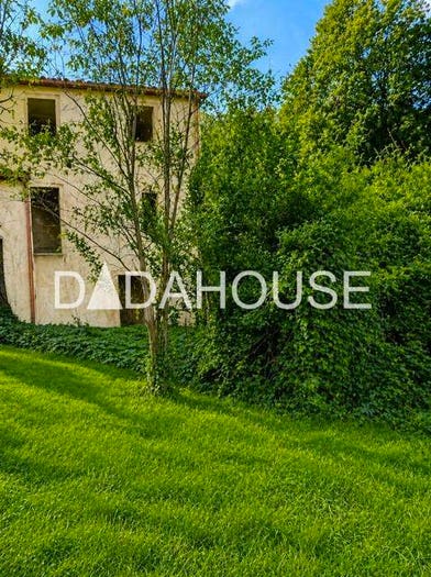 Casa con 6 locali in vendita in Calci
