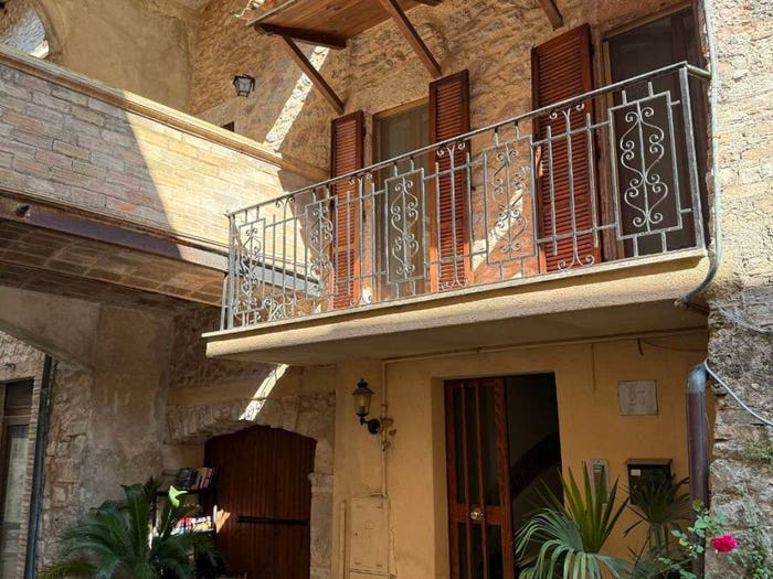Appartamento quadrilocale in vendita in Via di Borgo, Centro, Scheggino