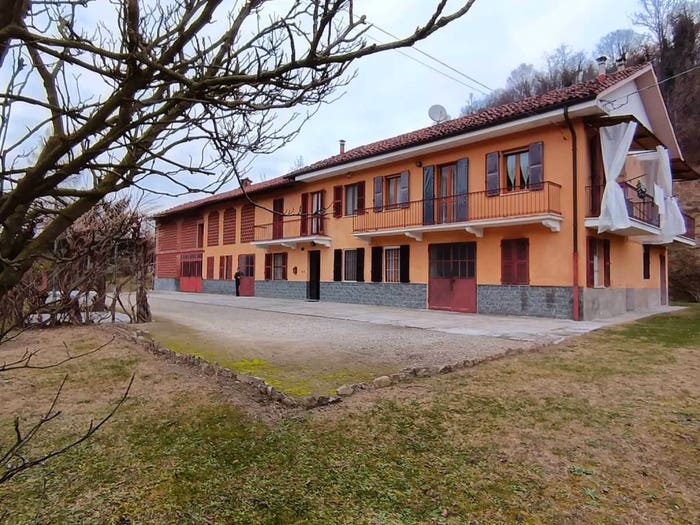 Casa con 6 locali in vendita in frazione Sessant, Sessant San Grato, Asti