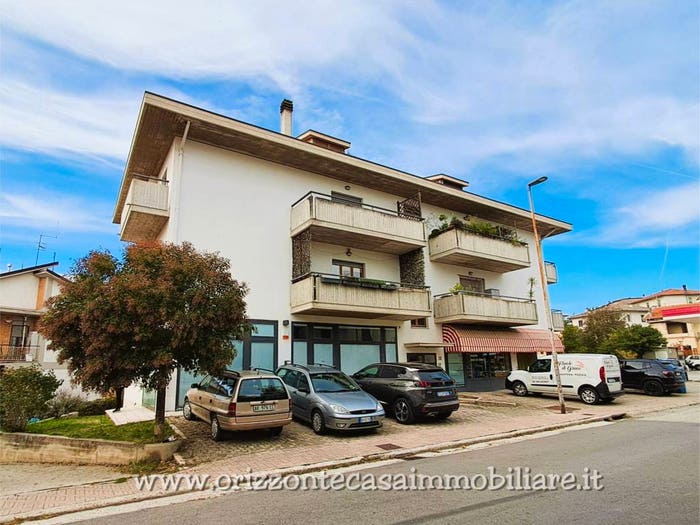 Appartamento con 6 locali in vendita in Ascoli Piceno