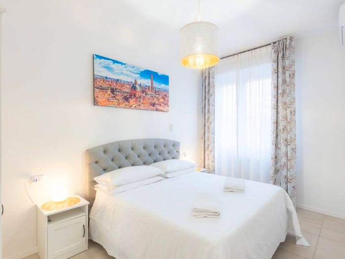 Appartamento quadrilocale in vendita in Via Mascarella Bologna BO Italia, Irnerio, Bologna