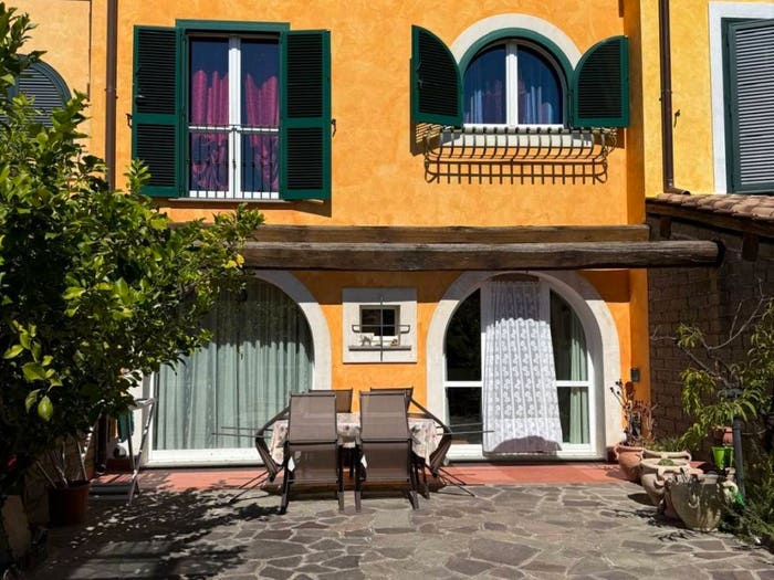 Casa con 5 locali in vendita in Via San Marco, Centro, Capena