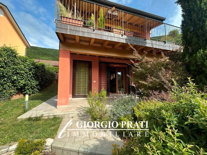 Casa con 6 locali in vendita in Contrà Chiesa Valrovina, Valrovina, Bassano del Grappa