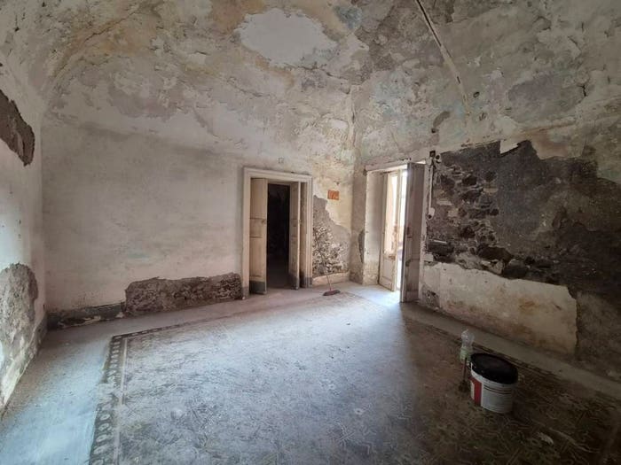 Appartamento con 6 locali in vendita in Via Russo, Paternò
