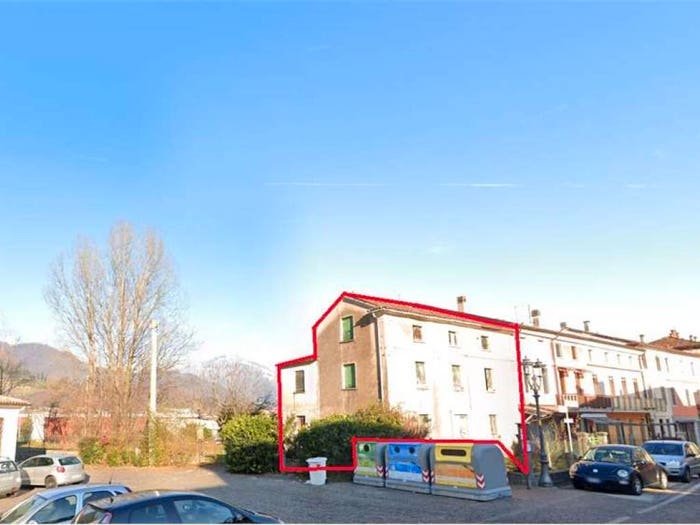 Casa con 6 locali in vendita in Torrebelvicino