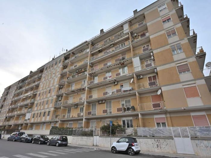 Appartamento quadrilocale in vendita in Via Achille Grandi, Commenda, Brindisi
