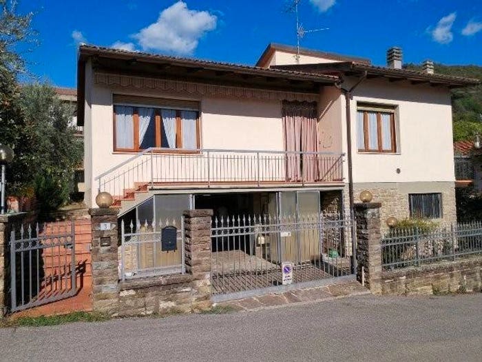 Casa con 5 locali in vendita in VIA LO STRADONE, Pelago