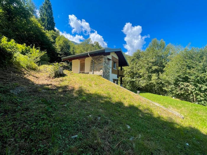 Casa quadrilocale in vendita in Via San Bernardo, Caiolo