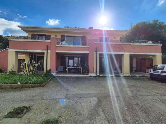 Casa con 6 locali in vendita in Monte Ricciu, Pivarada, Alghero