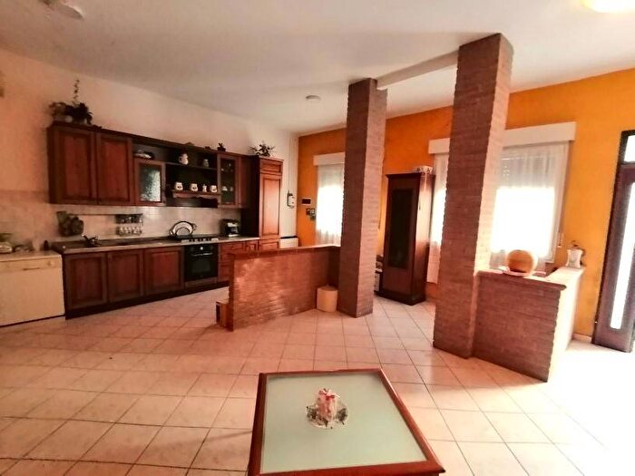 Appartamento trilocale in vendita in Centro, Reggiolo