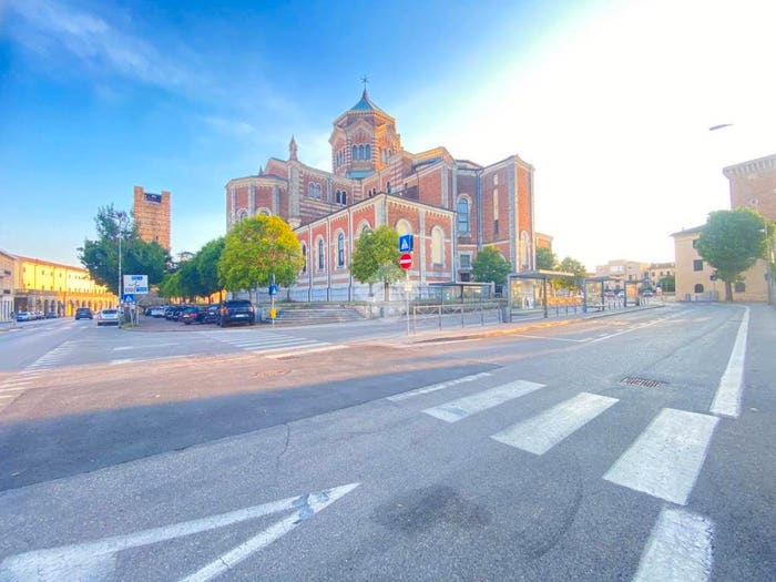 Appartamento trilocale in vendita in Via Del mercato, Centro, Lonigo