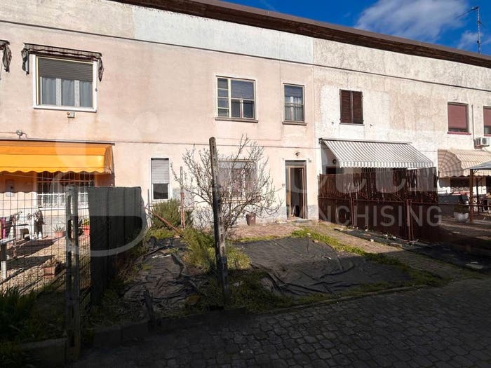 Casa trilocale in vendita in Via Valle, Centro, Borgo San Siro