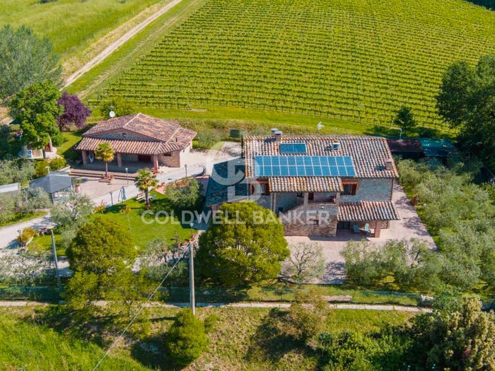 Casa con 6 locali in vendita in Strada Casale, Parlesca, Perugia