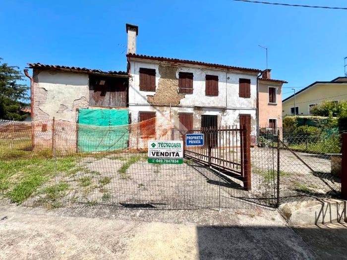 Casa con 6 locali in vendita in Via Monte Rosa, Centro, Ponte San Nicolò