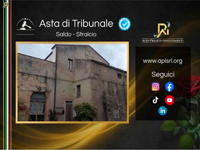 Appartamento con 5 locali in vendita in Piazza Armando Lombardi, Centro, Cercepiccola