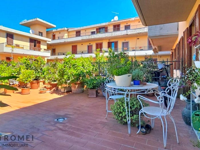 Casa con 5 locali in vendita in Via Regione Marche, Altopascio Centro, Altopascio