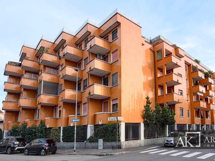 Appartamento trilocale in vendita in Via Camoletti, Sacro Cuore, Novara