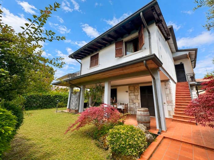 Casa trilocale in vendita in Via Petrarca, Centro, Peschiera del Garda