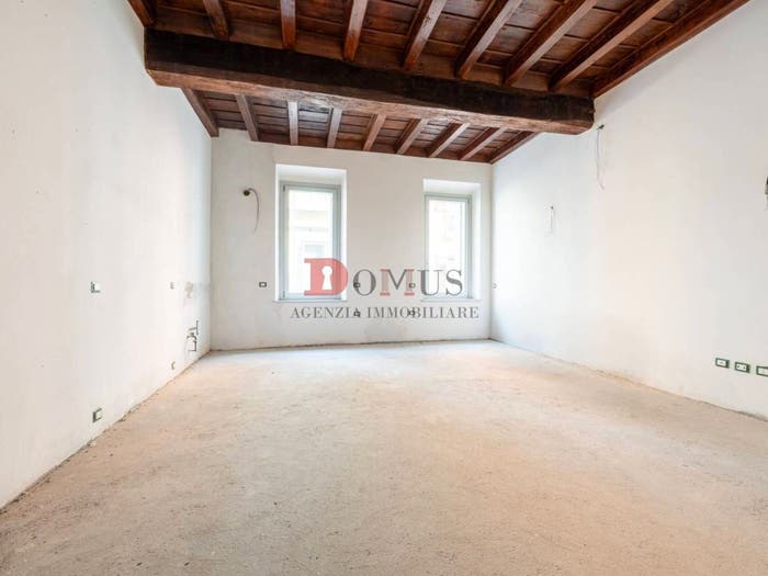 Appartamento trilocale in vendita in Via Galana, Centro, Mantova